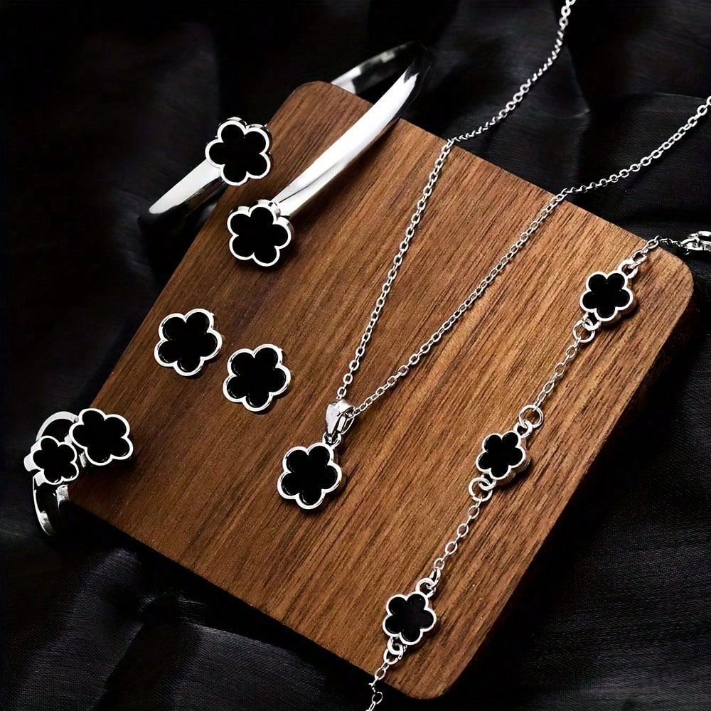 5 Peças, Colar Pingente Trevo, Pulseira, Brincos e Anel