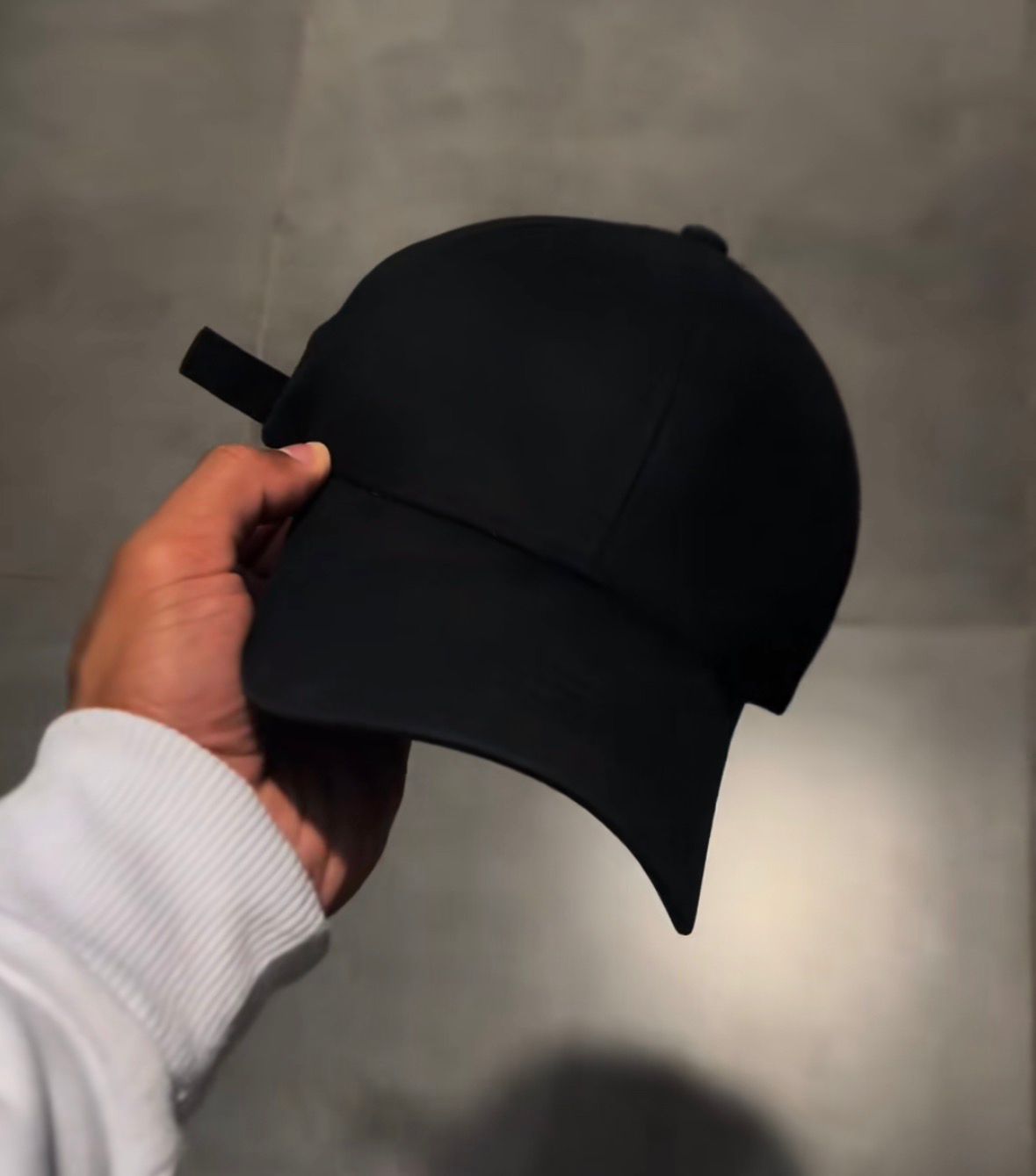 Boné Liso Esportivo Básico Com Aba Curva
